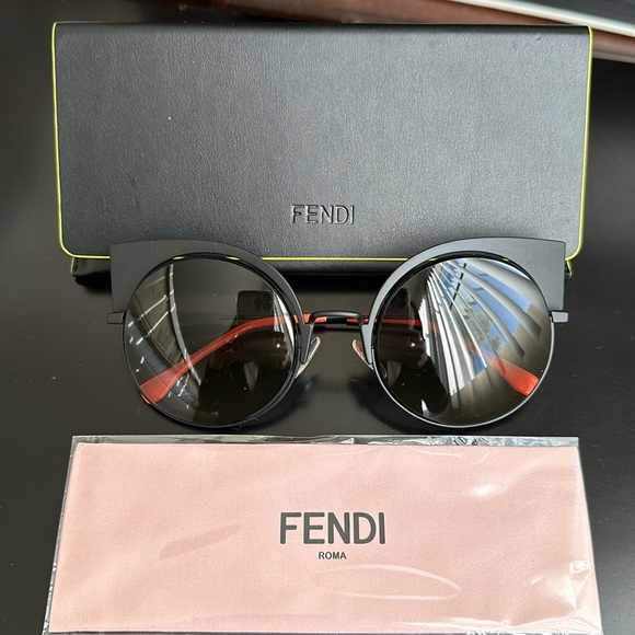 NWOT Fendi Eyeshine Black Sunglasses with Case and Unused Dustcloth - Picture 1 of 5